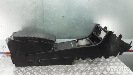 Подлокотник центральный volkswagen passat B6 (ADN1