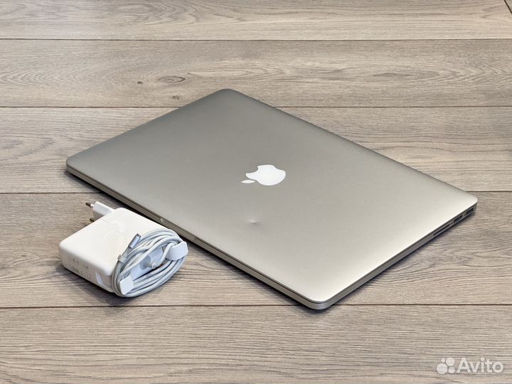 MacBook Pro 15 (2015) 4-core i7 / 16 / 512 / M370X