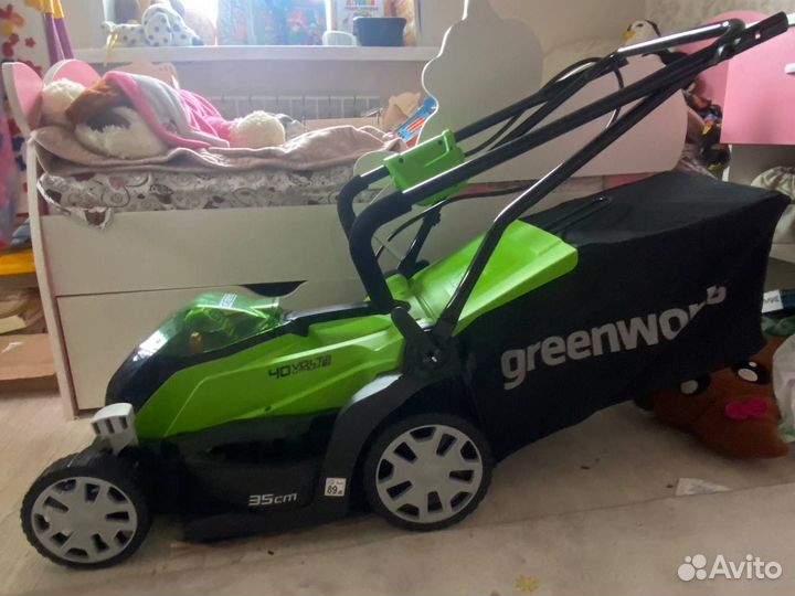 Газонокосилка Greenworks 40 В АКБ 4А и зу