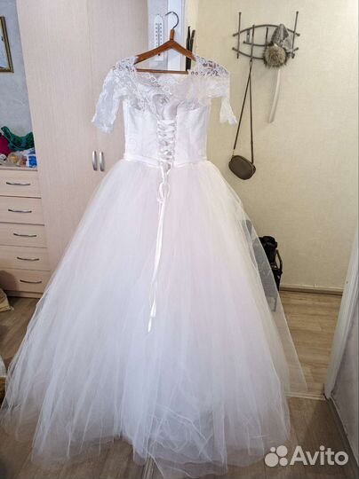 Свадебное платье