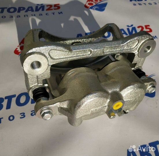 Суппорт передний правый Nissan Patrol RD28