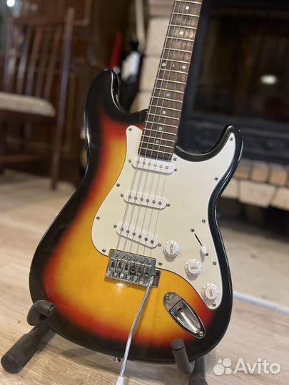 Электро гитара Fender stratocaster