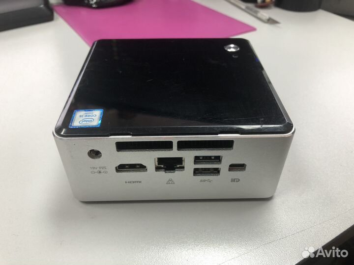 Intel NUC 6i5SYH i5-6260U