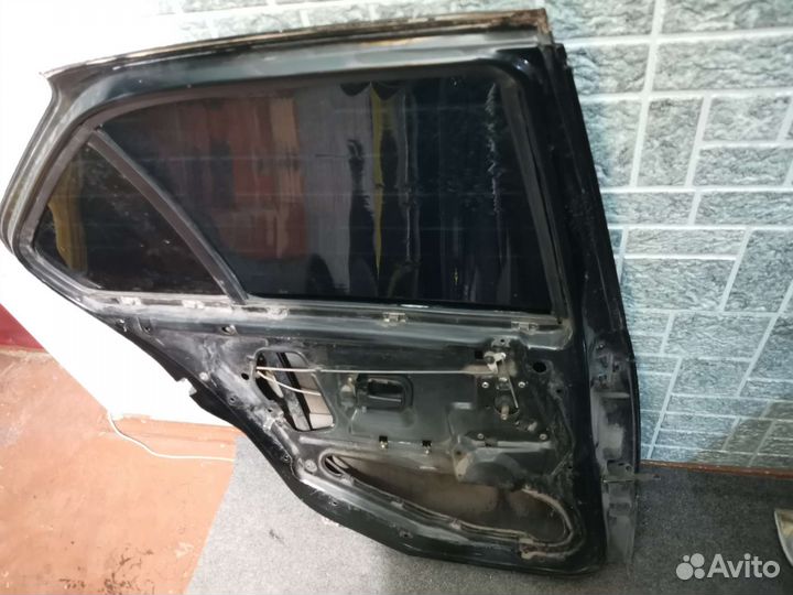 Дверь левая задняя е36 седан