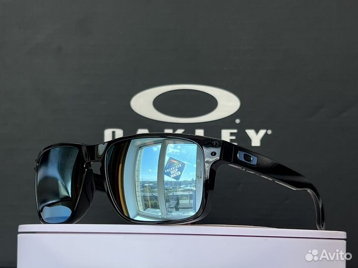 Солнцезащитные очки Oakley Holbrook Prizm Water
