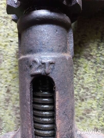 Домкрат механический винтовой