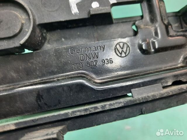 Направляющая переднего бампера Volkswagen caddy 3