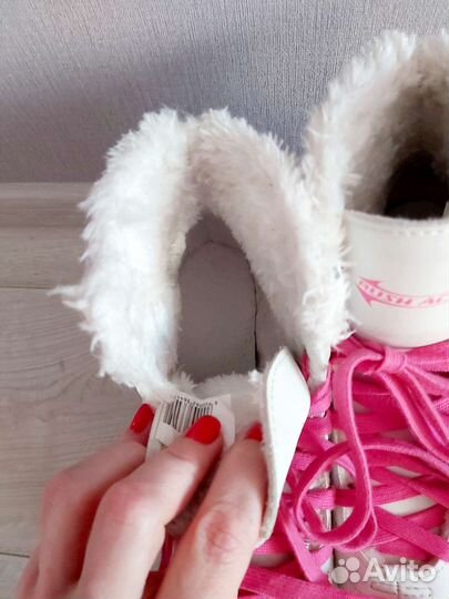 Коньки фигурные р.35-36