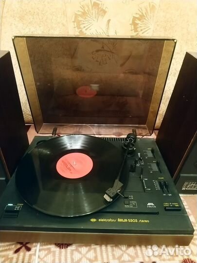 Проигрыватель винила elektrofons arija 5303