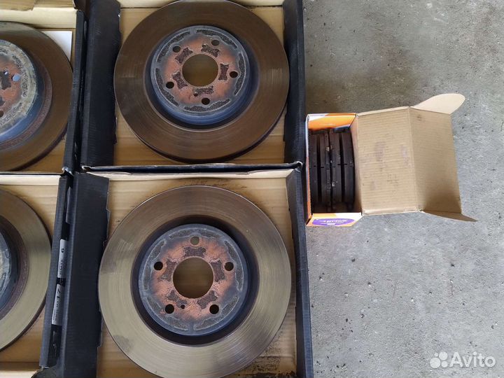 Диски и колодки на тойоту камри v 70