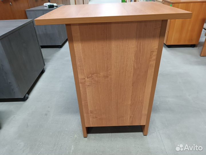 Тумбы приставные, состояние новых