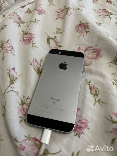 iPhone SE, 32 ГБ