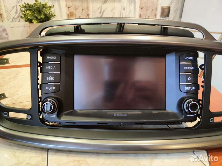 Штатное головное устройство на KIA sorento prime