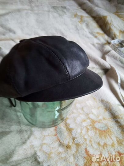 Кепка кожаная женская