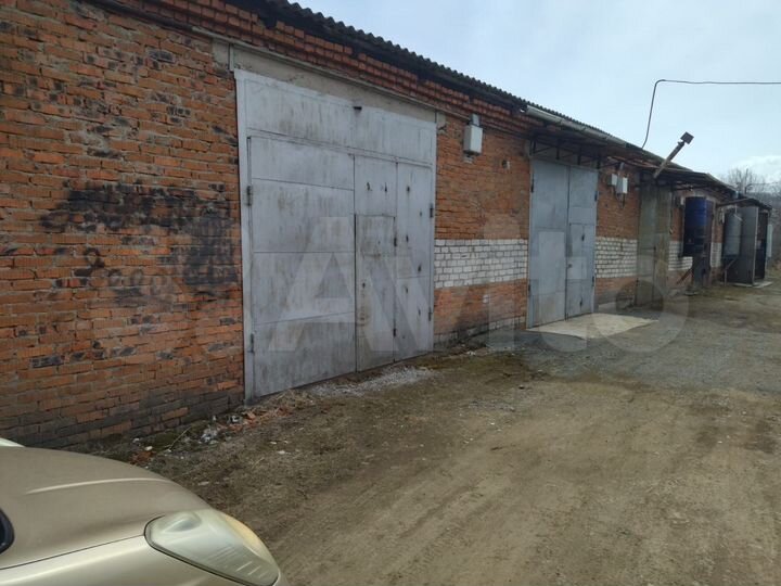 Гараж, > 30 м²