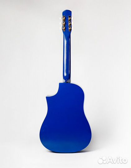 Акустическая гитара с вырезом