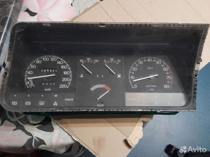 Щиток приборв лянча тема