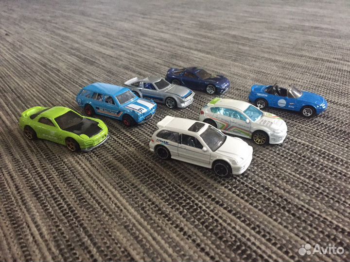 Машинки hot wheels