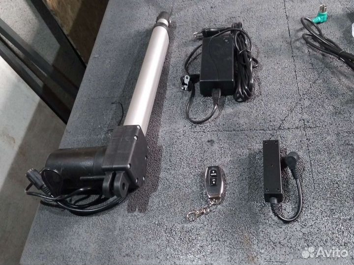 Привод для люка напольного с радио пульта