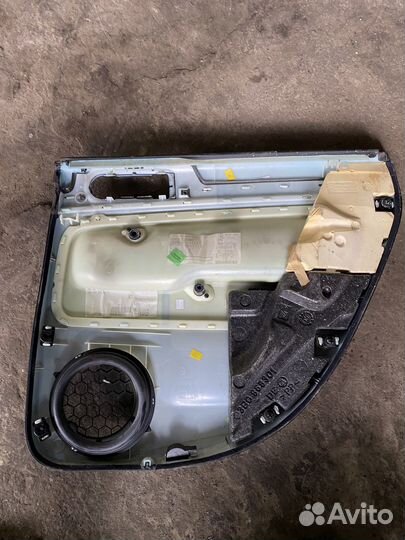 Обшивка задней левой двери Volkswagen Passat B5