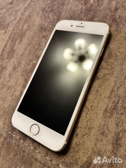 Телефон iPhone 6s
