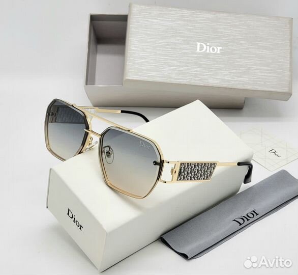 Солнцезащитные очки женские Christian Dior Листай