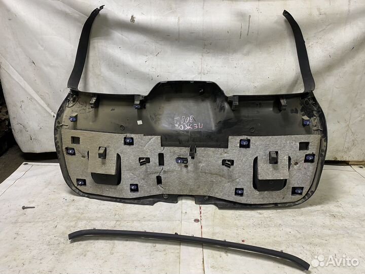 Обшивка крышки багажника Peugeot 308 универсал