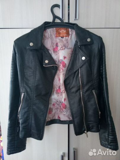 Кожаная куртка на девочку