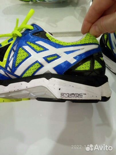 Кроссовки Asics