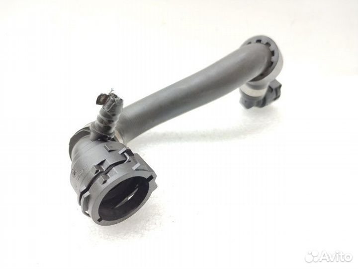 Патрубок системы охлаждения Mercedes-Benz