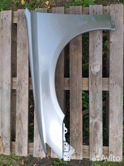 Переднее левое крыло субару Легаси б4