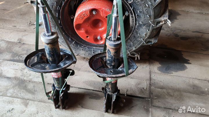 Амортизатор KYB 339743