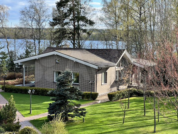 Коттедж 110 м² на участке 30 сот.