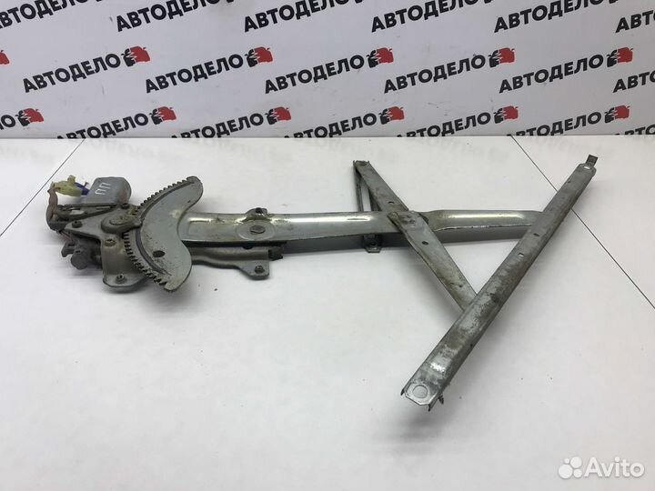 Стеклоподъем перед прав Daihatsu Gran Move 2000 г