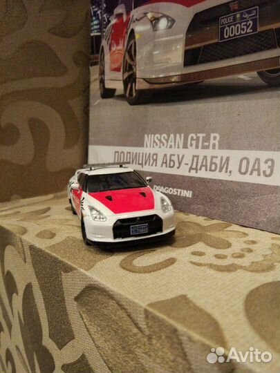 Полицейская машина Nissan GT-R