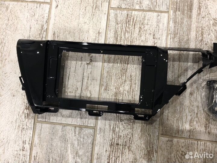 Рамка для магнитолы teyes Тойота Камри 70