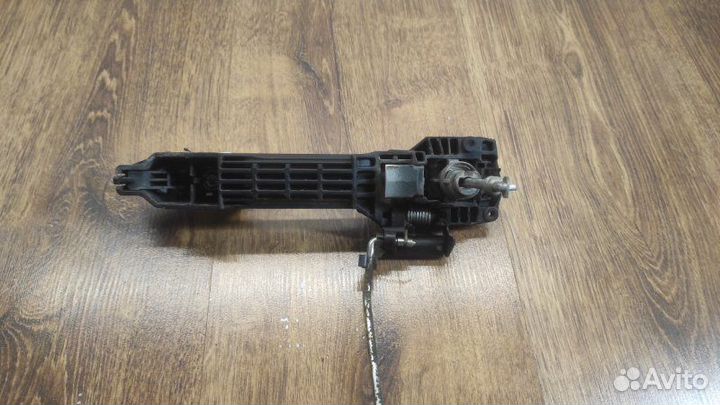 Ручка двери внешняя передняя левая Toyota Avensis