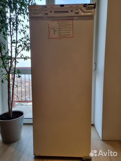 Холодильник встраиваемый Liebherr IKB2850