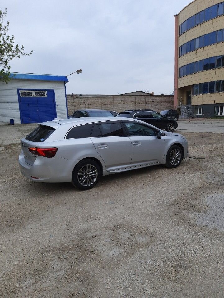 Toyota Avensis: фото владельца