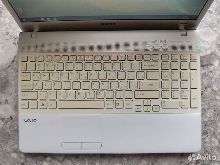 Sony Core i3 SSD Radeon HD