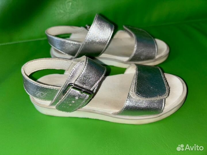 Сандали для девочки 32,33