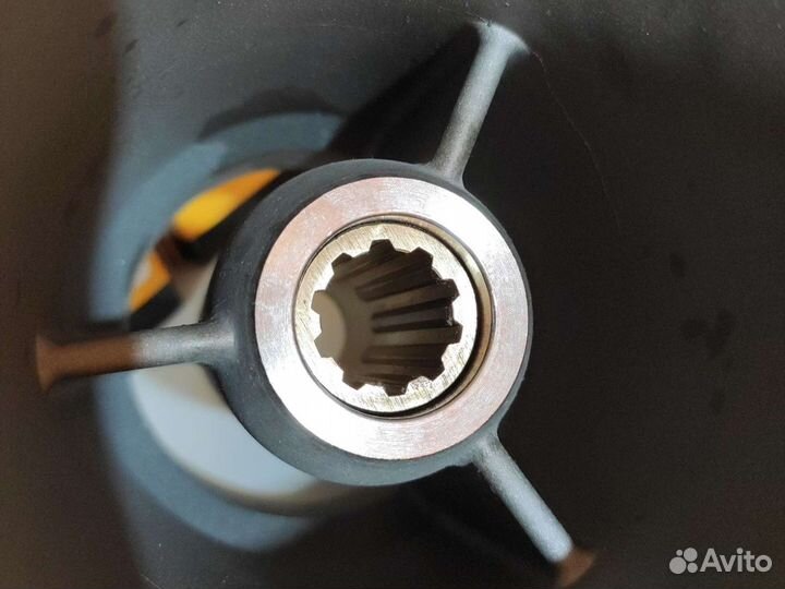 Винт гребной Yamaha 20-30; 3*10-1/4*12, сталь