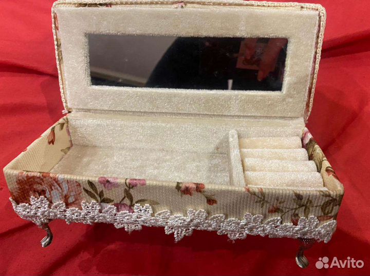 Декоративная шкатулка диван для украшений