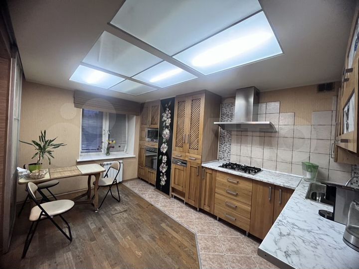 3-к. квартира, 85 м², 2/8 эт.