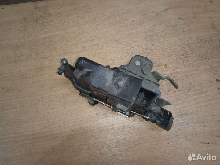 Замок двери передний правый Mercedes w210 мерседес