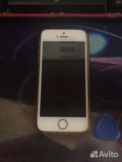 iPhone SE, 32 ГБ