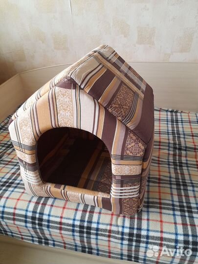 Домик для небольшой собачки