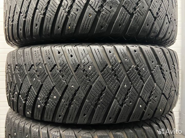 Goodyear UltraGrip Ice Arctic SUV 225/65 R17 102T