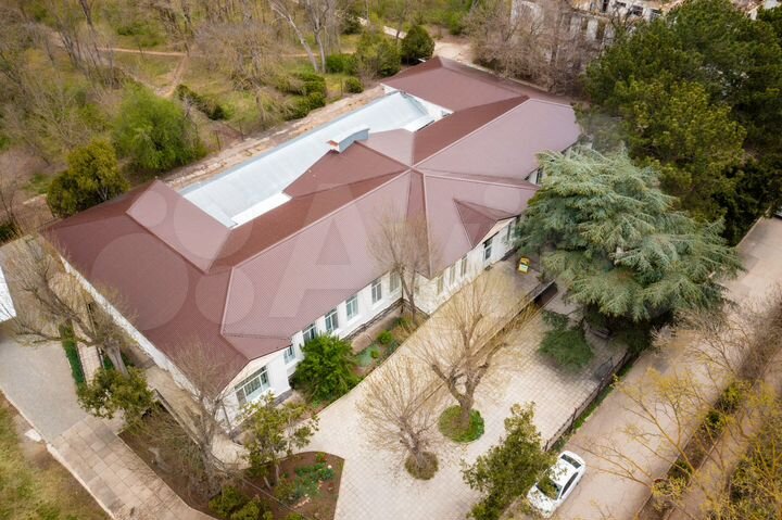Гостиница, 1121 м²