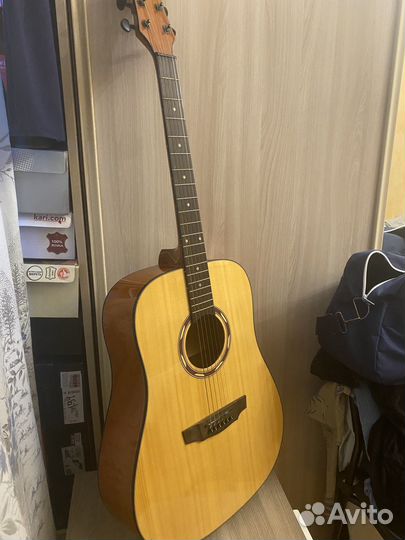 Акустическая гитара